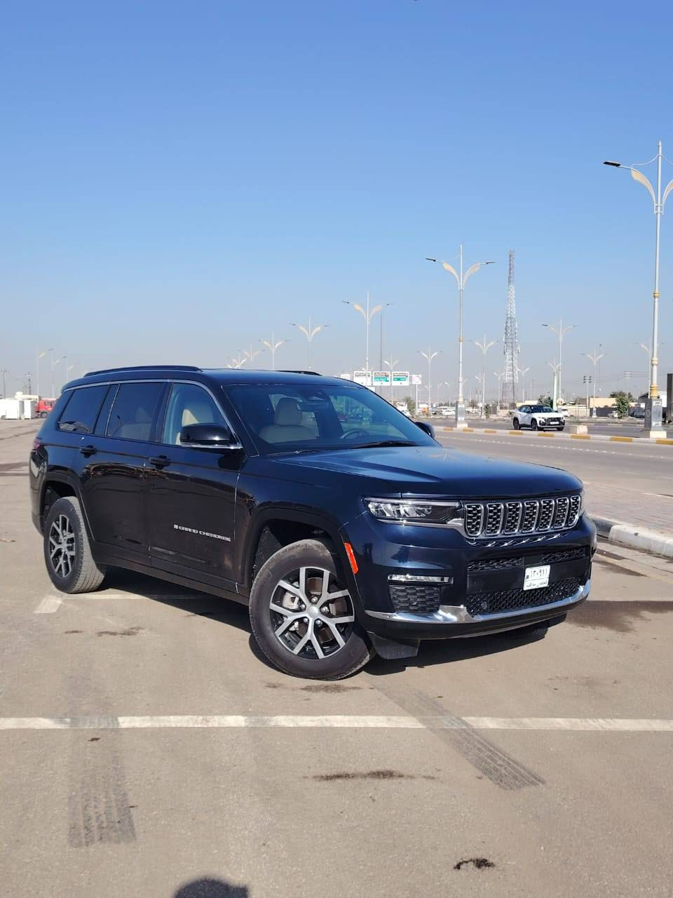 جيب كراند شيروكي موديل 2024
#المواصفات

لمتد

 7 راكب ( كشنات جلد تدفئه) 

المحرك ٦ سلندر

شاشه كبيره ( اندرويد اوتو و كار بلي)

رادارت ٥ ( ٣ امامي و ٢ خلفي)

حساسات خلفيه

صندوق كهرباء

سايد بريك ( بصمه)

تشغيل عن بعد 

و باقي مواصفات لمتد.....
 
#السعر 30500$
***********
***********
