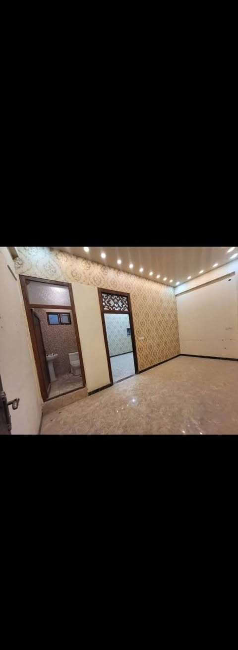 سلام عليكم
يتوفر شقه غرفتين وصاله
 كصالون نسائي جاهزه اناره وديكور في شارع الجمعيه مقابل شركه التأمين ***********
