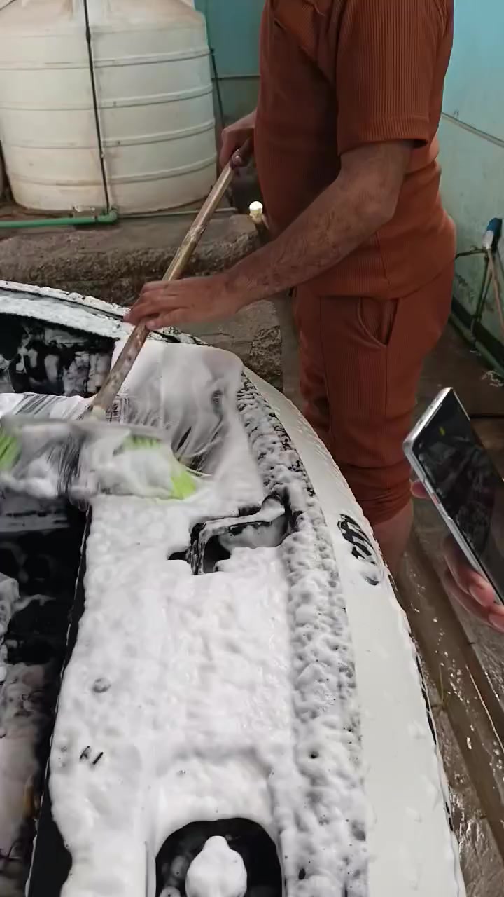 اللهم صلي على محمد وآل محمد 
غسل كافة انواع السيارات فقط 5000دينار بوليش كافة انواع السيارات وبأسعار مناسبه زورو موقعنا الكائن طريق قاسم طليعه قرب مول ال كهار تعبر شارع الطابو بمسافه محطة الفرات بأدارة ابو غزوان غني ال كهار يرحب بكم اهلاً وسهلا بكم


**إذا كنت صاحب هذا الإعلان وتريد حذفه لأي سبب، رجاءا أرسل رسالة إلى الدعم الفني**