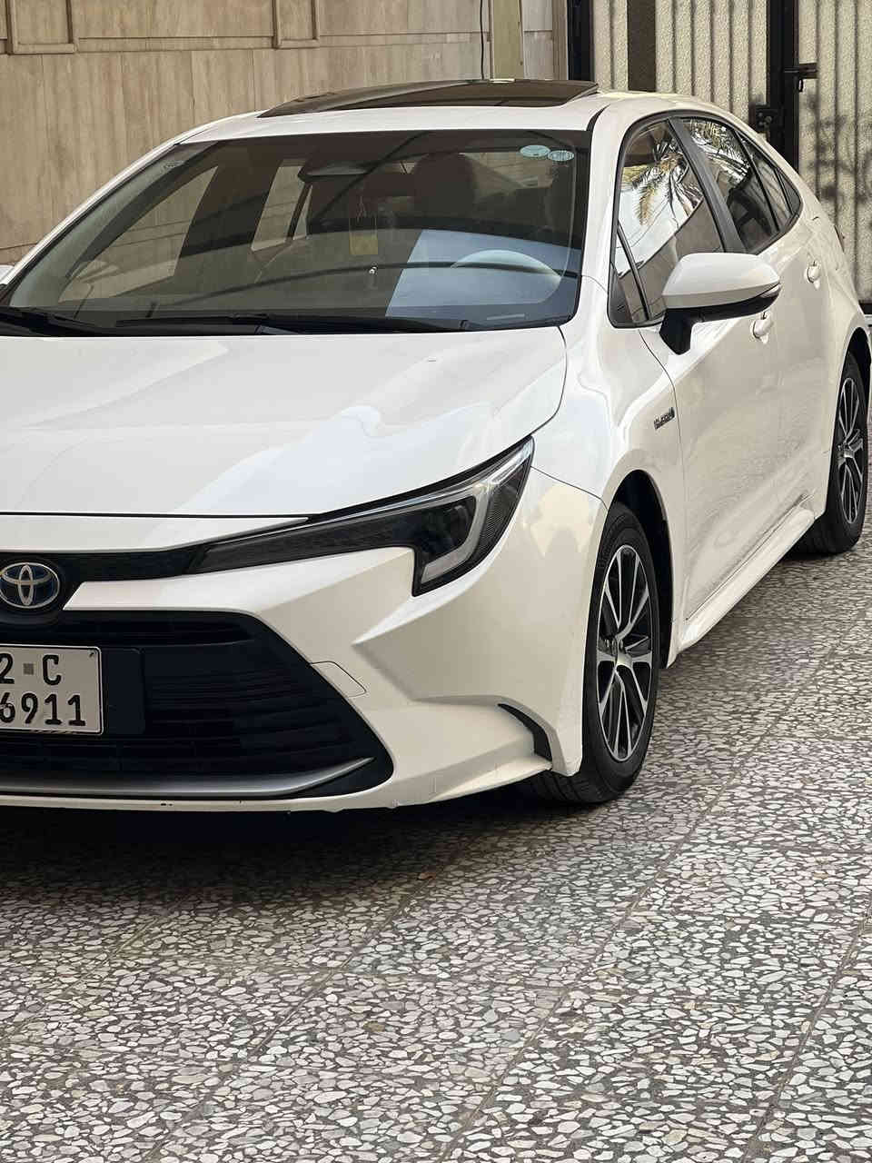 سلام عليكم كورلا هايبرد موديل 2024 شكل الأمريكي فول مواصفات واحد على واحد ماعدا كرسي كهرباء مكفوله كفاله عامه ماعد رصعه صغيره بلجاملغ موضحه بلصوره سياره جديده مال جناي سعرها ١٤٣وبيها مجال قليل للشراي ***********مكاني بغداد السيديه
