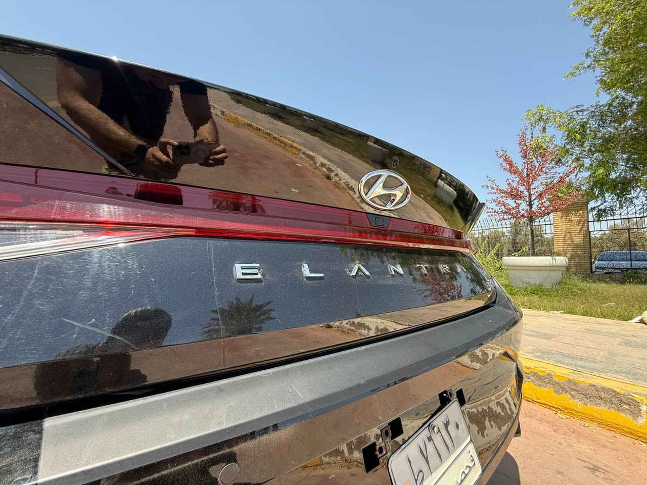 هيونداي إلنترا 2023 هايبرد ليمتد – وارد أمريكي
Hyundai Elantra Hybrid 2023 Limited

-الممشى : 45.000 mile 
-الضرر : تبديل دعامية بلادية فقط بدون اي تعديل 
صورة الحادث مرفقة

-المواصفات الكاملة:
• دواخل لونين 
 • شاشة كبيرة
• كشنات جلد لونين
 • كشنات كهرباء
 • كشنات تدفئة وتبريد
 • ويل كب
 • شحن وايرليس
 • صندوق كهرباء
 • لايتات زينون ٣ عدسات بلادي
 • بكلايت LED متصل
 • حساسات أمامي وخلفي
 • لَدّات دشبول بلادي اكثر من 70 لون
 • سستم سماعات Bose
 • تشغيل عن بعد
 • رادار أمامي وخلفي
 • إشارة ترحيب
 • بصمة أبواب وبصمة تشغيل
 • مانع انزلاق
 • 3 أنظمة قيادة
 • سايد بريك كهربائي
 • شاشة متصلة
 • تثبيت مسار
 • تبريد بيانو
 • خزن كشن
 ***********
