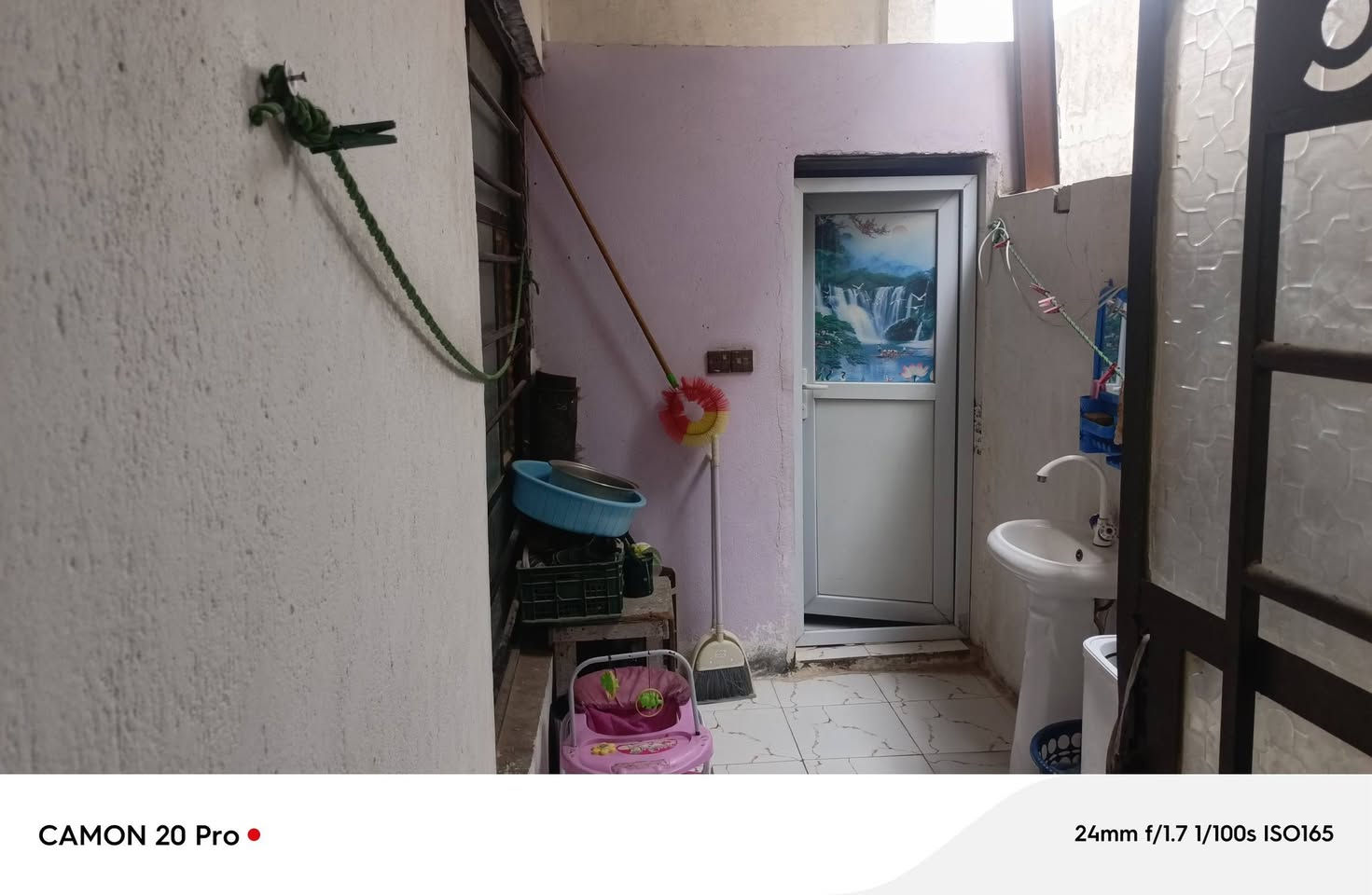 بيت للبيع المساحه 100 متر بشارع على قماره ***********
