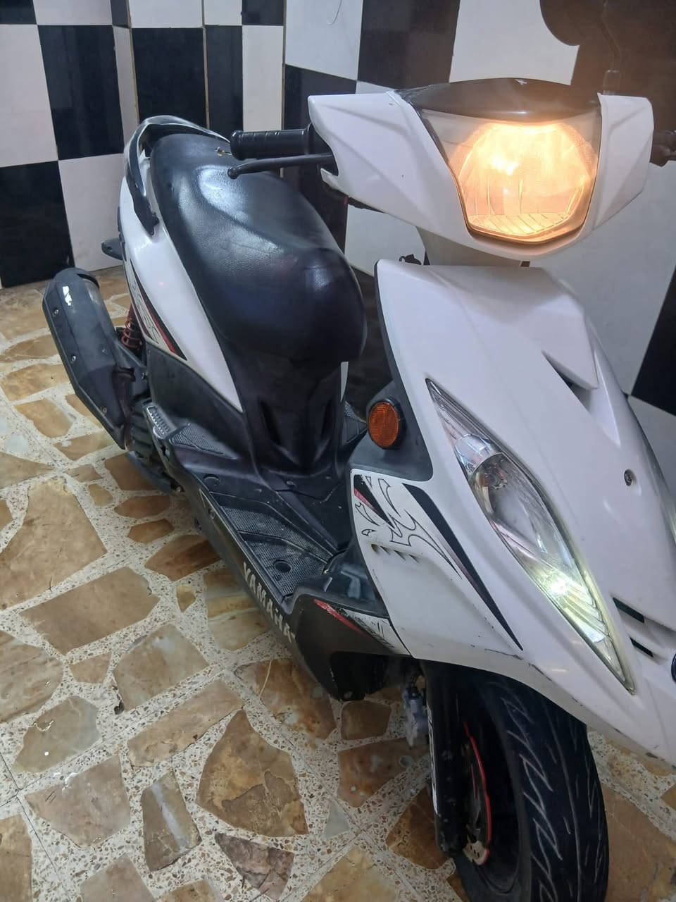 سلام عليكم البيع جيتي ار صاله شهرين من نازله كفر اصلي وختم واحد كله الدراجه مكينه برغي مامفتوح بيه كفاله عامه كفر او مكينه اوراق موجوده اصليات 
مكاني بغداد الشعله الرقم ‭0774 242 0498‬
السعر مليون و100وبيه مجال

