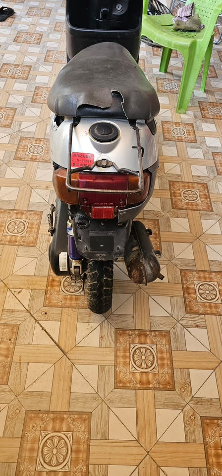 سلام عليكم دراجه بطه نضيفه بلاديه السعر 200 الف وبيها مجال الشراي يتصل ‭0771 862 4374‬
