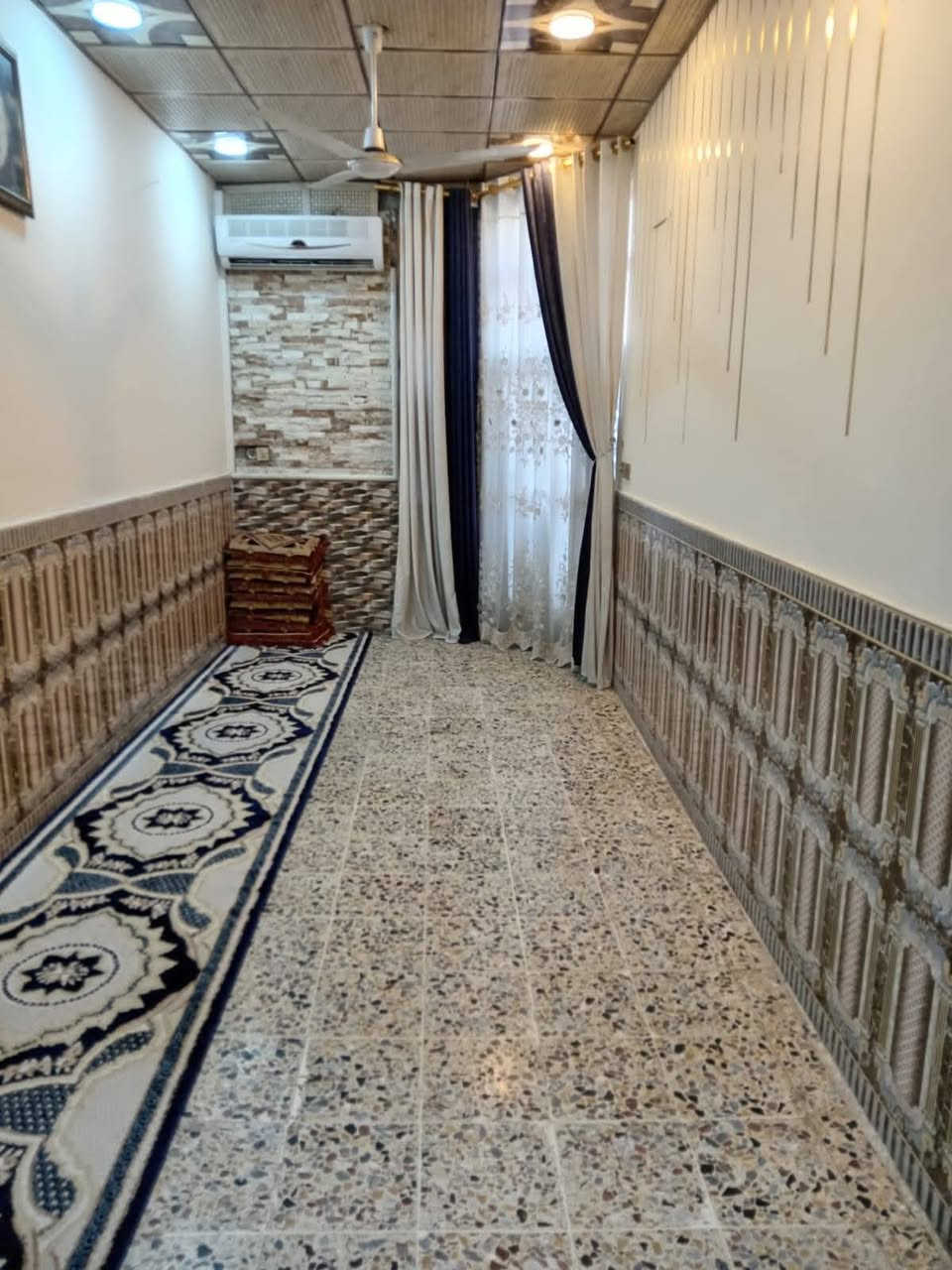 دار للبيع
100 م السعر 38

نجف شارع المطار القديم قرب مدرشة جنائن
 قريب جدآ عن شارع العام 

يحتوي ع غرفه وصاله وستقبال ومطبخ وصحيات

بناء جنايه اساس وسكف صب بناء طابوك 

 تواصل الاتصال ع الرقم تاليه
***********
