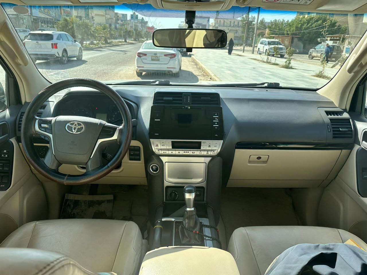 للبيع برادو TX موديل 2021 مدنايت وكاله  سبير متنازل
 مكينة 6 سلندر (4000) 
رقم بغداد سنوية باسمي تحويل مباشر ماشية 110 الف 
السيارة مكفولة من الصبغ والبارد والتبديل والتعديل
ولا قطعة مفتوحة 
فتحة بصمة شاشة  حساسات تحكم جهتين 
كراسي كهرباء 
 شاحن طفاية تشغيل 
عن بعد هوك سحب دبل تانكي كروس سرعة  

السعر / 440 وبيها مجال 
للاتصال او وتساب / *********** ديوانية, القادسية
