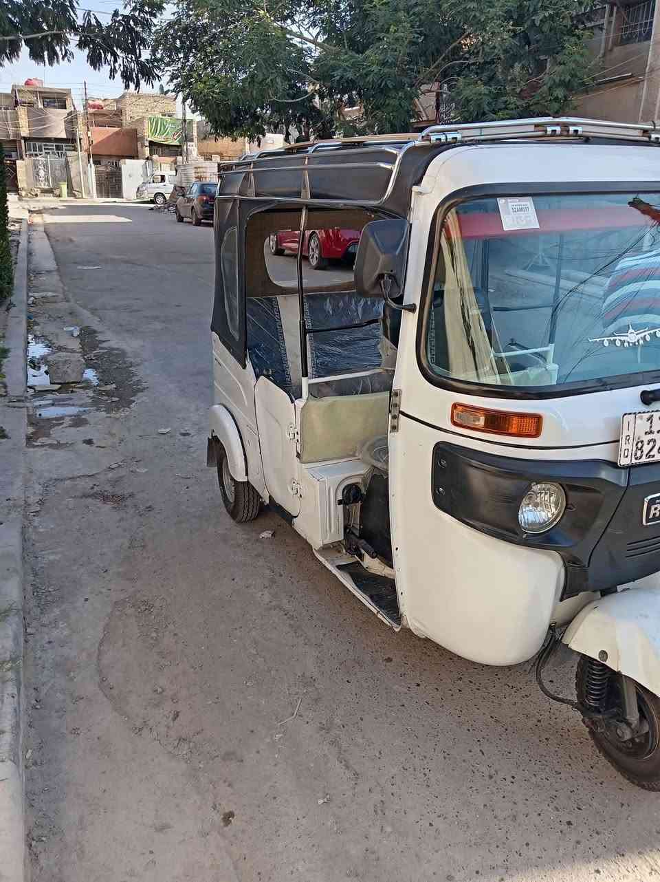 السلام عليكم تكتك للبيع موديل 22شهر 10 رقم بغداد نكليزي نضيفه كلش سعر 8 وبيها مجال مكينه برغي ما مفتوح بيها مكاني الحسينيه الراشديه ***********
