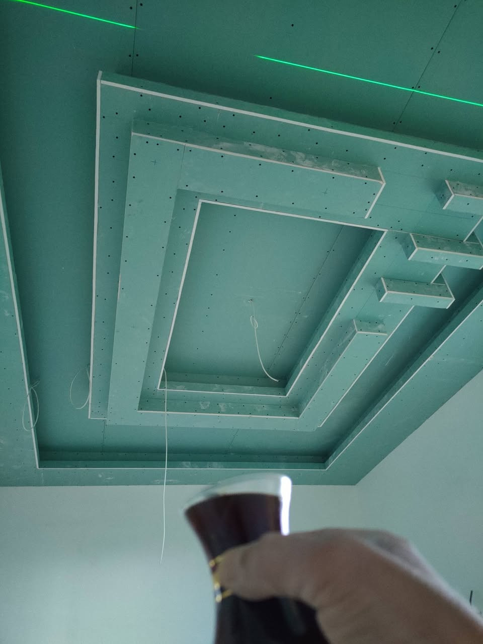 اسلام عليكم..
من أعمالي ديكورات جبس بورد وسكة حديد 
وبأسعار مناسبة أن شاء اللّه ينال إعجابكم 
***********
