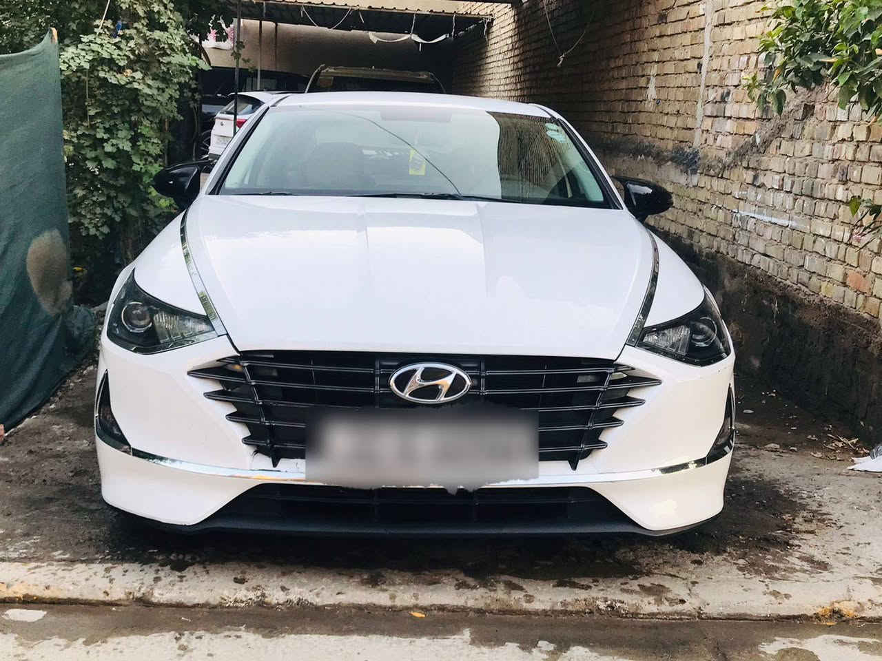 السلام عليكم
سوناتا موديل 2020وارد خليجي 
مكفوله كفاله عامه ماعدا بيه شويه بارد
محرك 2500
سياره بيت كامله 
السعر 180وبيه مجال 
رقم ‏‪***********‬‏
بغداد حي الجهاد
