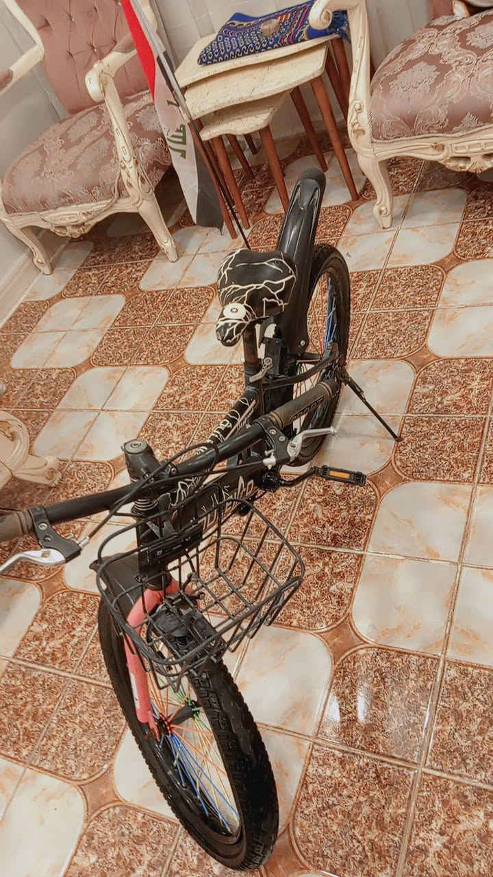 السلام عليكم بايسكل للبيع مستعمل حجم وسط بس التاير الكدام بنجر العنوان بغداد الدوره  45بي مجال بسيط الرقم ***********,
