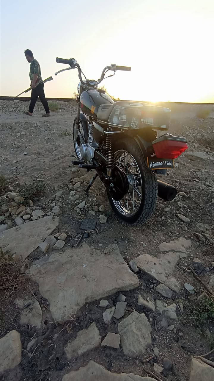 سلام عليكم دراجه لبيع كله25برغي ما مفتوح بيه كلك كلك كلك دراجه جامده 700وبيه مجال قليل وهاذه رقم راعيه***********وهاي صفحته يوسف حسن إنه ممتواجد راسلو راعيه👍💙
