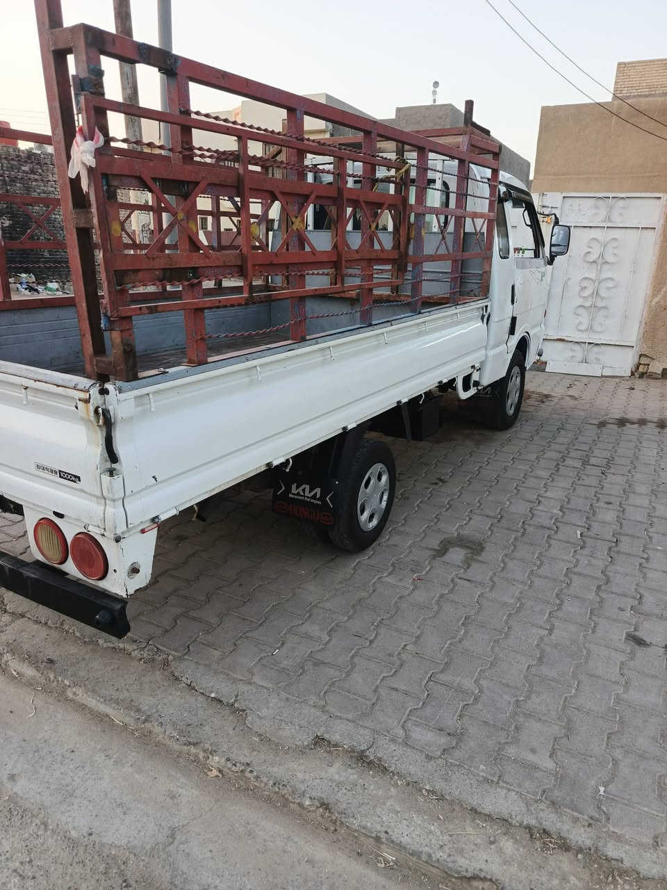 السلام عليكم كيا بنجو جيرو محرك واكسل وشاصي مقفولات حداديه جديده نشط ستيرن جديد تخم تاير صار لي شهر من شاده جديد سياره خير من الله جاهزه بوجهك للشارع رقم واسط الماني سنويه تفاصيل مستمسكات راعيها عدي قبيحه بدون راعي تكفل سرقه وقانونيات والعشائر حصه غاز مكفوله سياره جاهزه خير من الله راعيها بالديوانيه رقم تليفونه عندي اعطيه اياه وهو يخابره راعيها ما يطلب عليها بس بعيد وانا ما اروح احولها انا ابيعها بدون راعي اللي يريد هو يروح يحولها بسعر 35 العنوان بغداد المدائن رقم الهاتف***********
