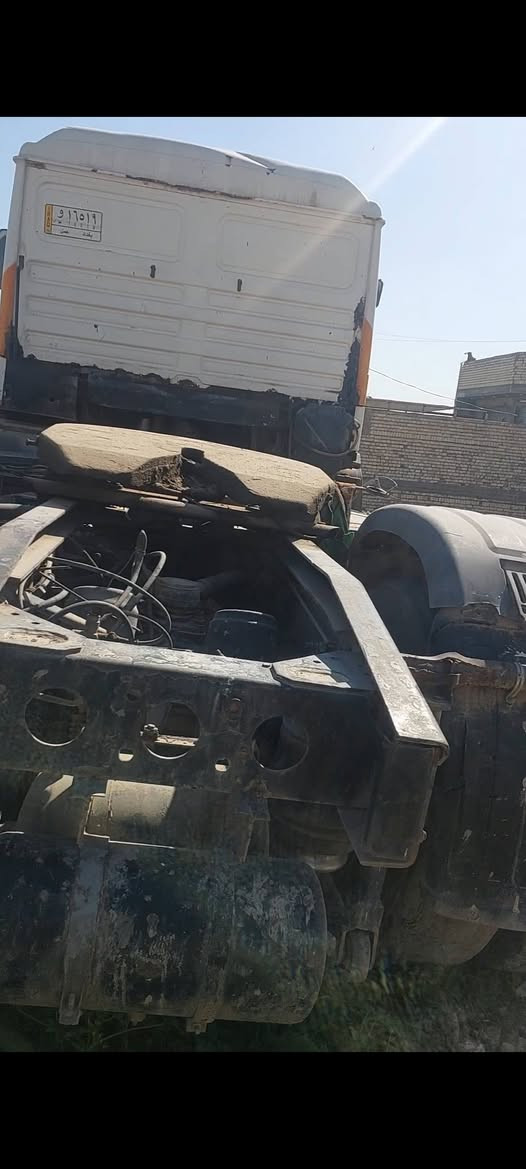 السلام عليكم راس تريلاه مان رقم بغداد مكينه بيها بخار التريلاه شغاله سعر ٣٥ مكاني بغداد الجديده ***********
