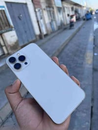 للبيع13برو ماكس  مستبدل شاشه اصليه الجهاز كلش نضيف افحص وخذ  حت كارتون...