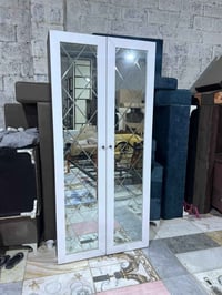ارتفاع ٢م١٨ • عرض ١م • معرض
