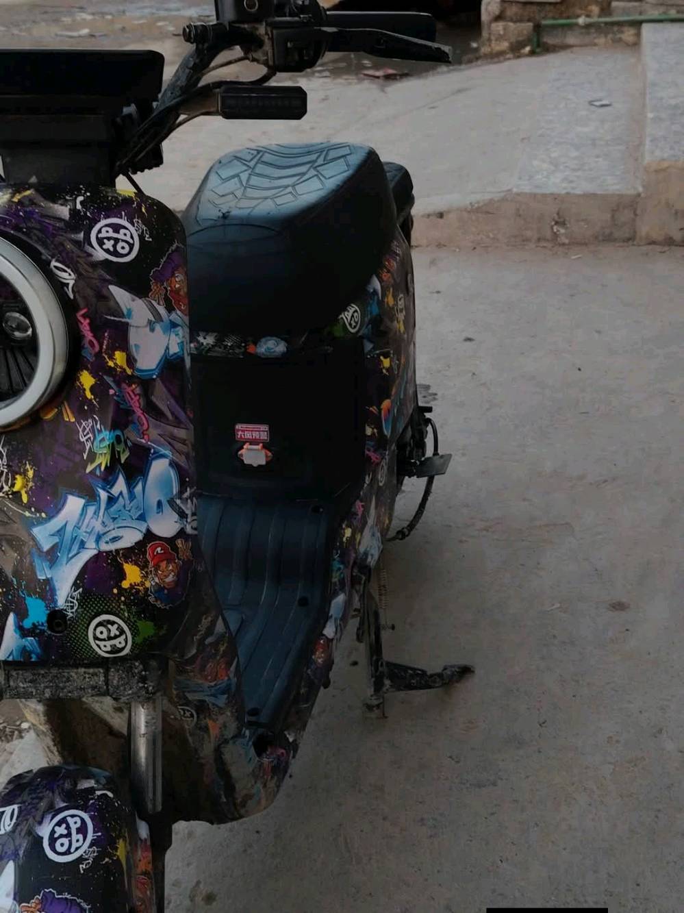 سلام عليكم دراجه شحن نظيفه موديل ٢٠٢٥ سعرها ٣٠٠ الف وبي مجال مكاني  بغداد الحريه