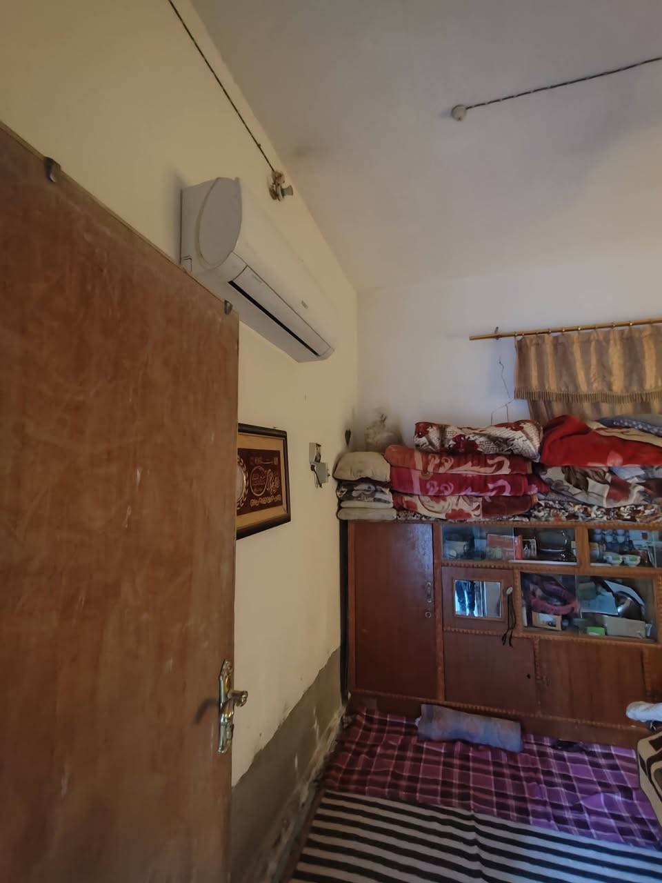 دار للبيع 

طابو زراعي سند 25 

العنوان نزلة عباس مطلب 
يبعد عن الشارع العام 280 متر تقريبا 
المساحة 120 

يحتوي على غرفتين ومطبخ وصحيات

السعر 28 مليون 
للاستفسار ‏‪0781 954 3060‬‏
