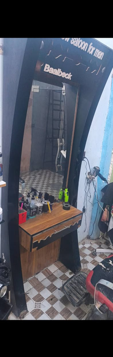 مراتين حلاقه ٢ للبيع سعرهن ٦٠ الف مكاني الشعب السريدات ***********
