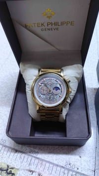 ساعه باتك فلب اصلي غير مستخدم رايدها 70 الف  مكاني الاعظمية 0770427201...