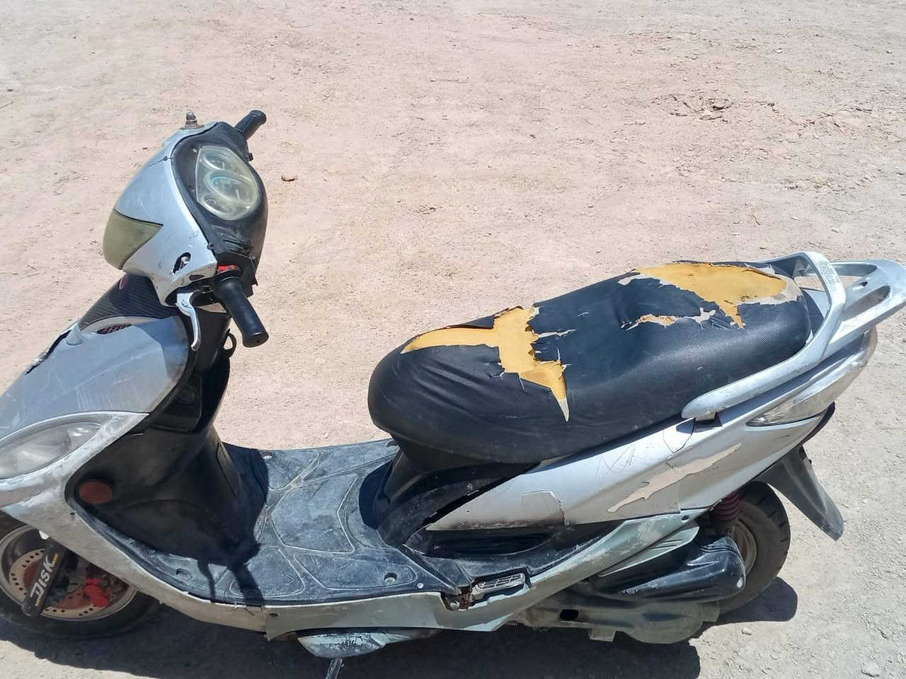 جيفور نضيفه للبيع 250 وبيها مجال
***********
