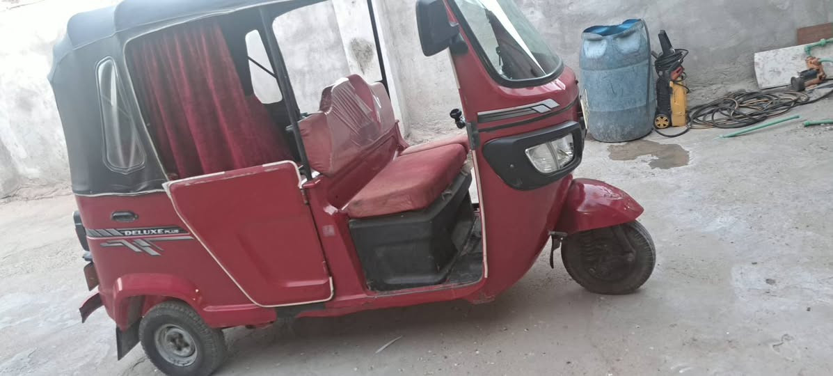 تكتك للبيع مديل 21طالعه ب22 البدي مكفول من ضربه بيه شخوط ومرشوشات صبغ مكينه مجفته مره وحده سعر 6و800 بيه مجال المكان البصره الحيانيه ***********
