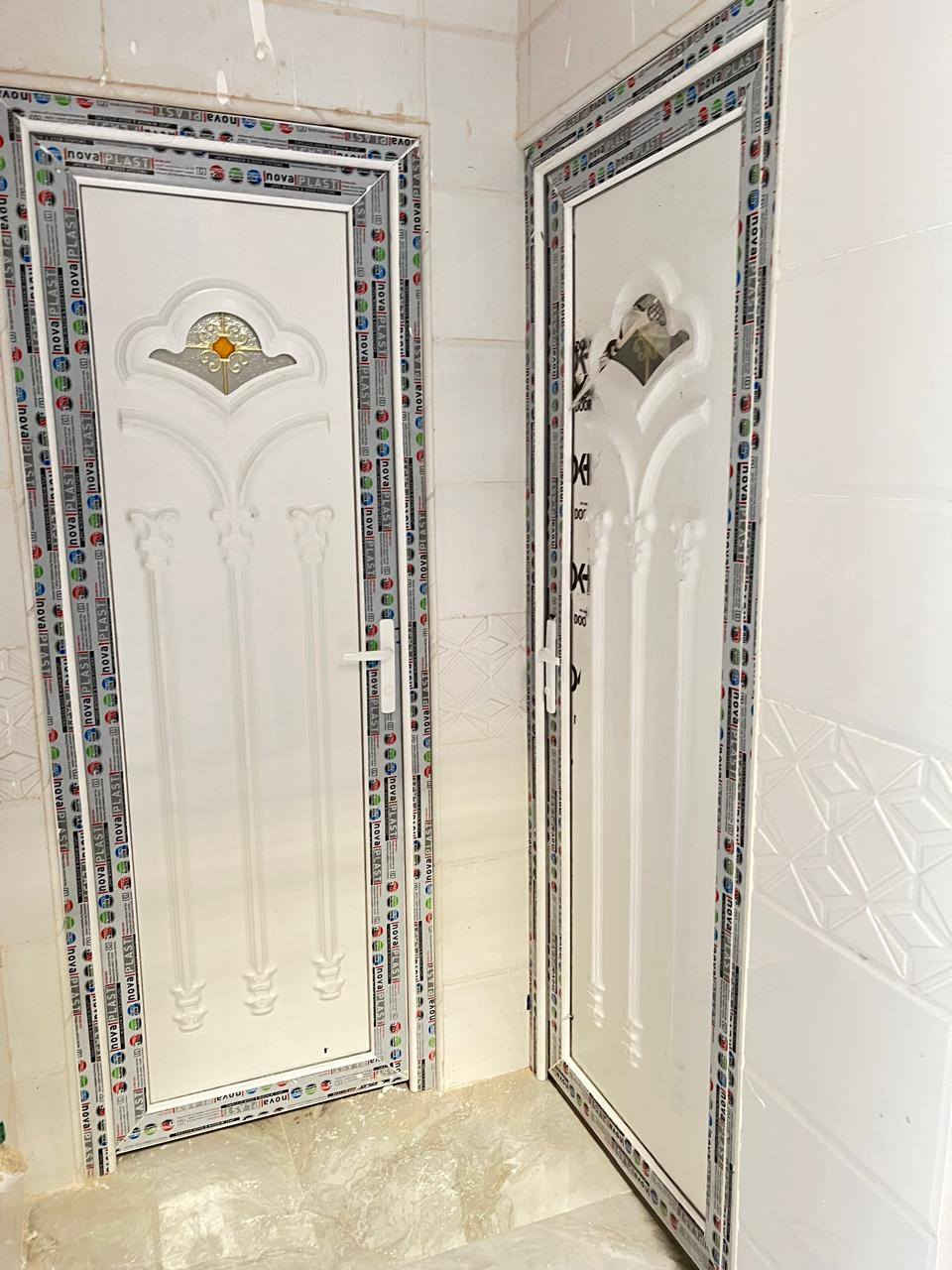 السلام عليكم 
عمل ابواب شبابيك 
المنيوم/وبلاستك 
العنوان موصل 
الهاتف/***********#
