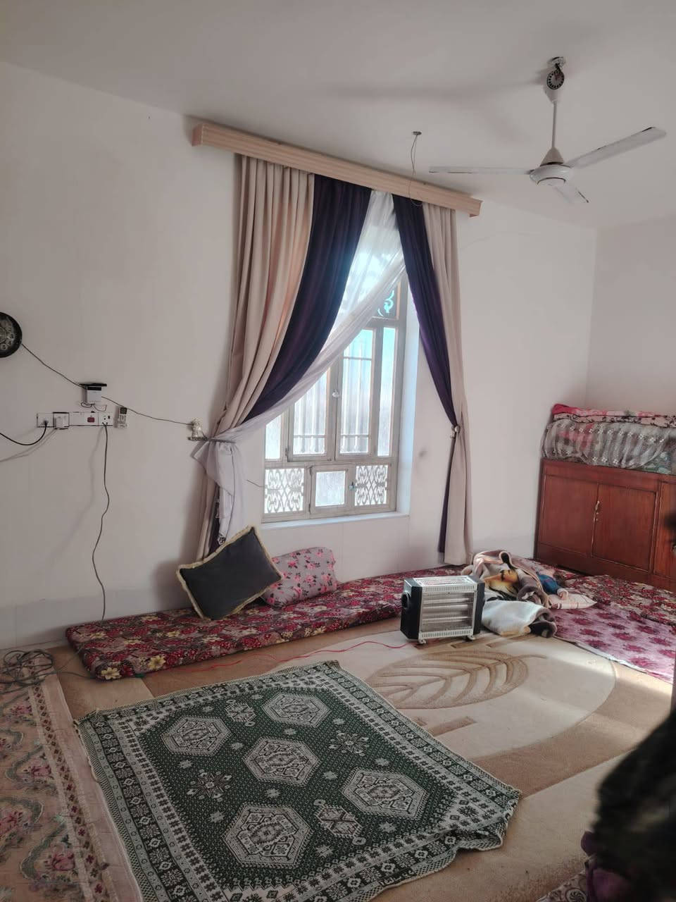 يعلن مكتب المرتضى للعقار 
عن توفر دار للبيع في  منطقه البوفراج قرب مدرسه ابن زيدون 
بناء حجر  
المساحه الكليه   700متر 
طابو زراعي  سند 25 تحويل مباشر 

السعر 150 وقابل للتفاوض 
للمزيد من التفاصيل زياره موقعنا  قرب الطاحونه او الاتصال ع الارقام التاليه 
***********
***********
ابو كرار الفراجي 
#المتابعين
