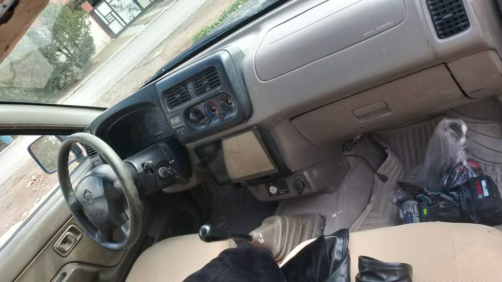 نیسان پیکاب تاک ونیو مۆدێل 2001 ڕەقەم هەولێر مەکینە 2008 پێشی کراوە بە 2008 لێدارانی نیە پێش و پشتی کەپسە دوو پارچەی بۆیاغە من بە و شەرتە دەیفرۆشم عام نەبی و حیزام نەبێت مەکینەو گێڕی تازە بۆ بەستراوە بەزەمان ئەکسلیشی بەشەرتە سەنەو بەسەرچووە چوارتاو ویلی تازەیە تابڵێی سەیارەکە جوانە چەمچی بۆ کراوە  کارەبایاتی هەمووی بەشەرتە نرخی 58 وەرەقەو مەجال ناونیشان هەولێر پێنجی حەسارۆک ژمارەی مۆبایل ***********  بەناوکردن بەشەرت أربيل, العراق
