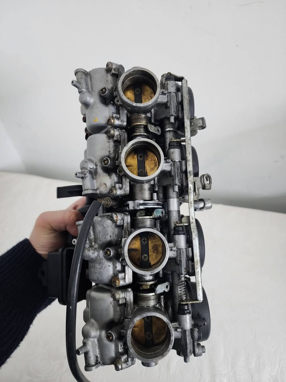 عندي هذا الكاربريتر للبيع، مال هوندا 
CB 600 f1 & f2
، وبسعر كلش مناسب. اللي شراي خلي يتصل بيا

***********
