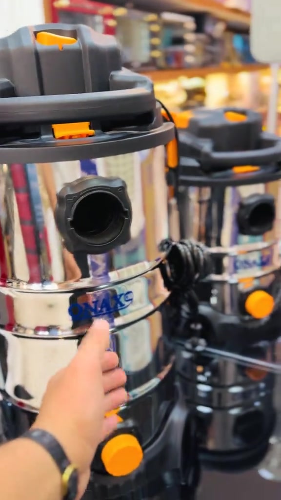 � مكنسة ONAX DB-35L | سعة 35 لتر 💪 قوة أكبر وسعة أعلى لإنجاز أعمال التنظيف بكل سهولة. ✔️ سعة 35 لتر. ✔️ محرك عالي الأداء. ✔️ شفط جاف ورطب للأتربة والسوائل. ✔️ خزان ستانلس ستيل متين ومقاوم للصدأ. ✔️ مزودة بخاصية منفاخ الهواء (Blower). ✔️ مثالية للمنازل الكبيرة، الورش، المحلات وغسيل السيارات. ✔️ ضمان 12 شهر. للحجز والاستفسار ⬇️ 📞 *********** 📞 *********** أو عبر صفحاتنا على الفيس بوك والإنستجرام. 📍 زوروا معرضنا في: ذي قار – الشطرة – قرب مستشفى الحوراء – مجاور كلية البيطر
