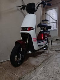 ماطور شحن • موديل 2025 • ٤ بطاريات