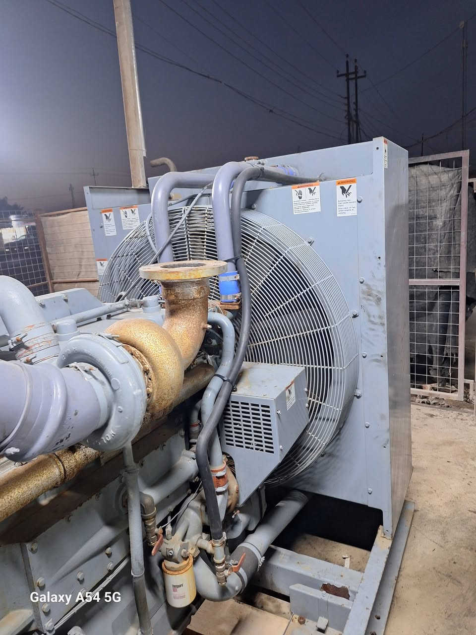 السلام عليكم...للبيع مولدة كمنز سته وربع..جديدة كلشش أوربية مامشتغله في العراق أبدا..المكان كربلاء..مواصفات حجم المحرك 6سلندر وحجم راس التوليد 500 كيفي. اصل مولدة. 
السعر ٢٢٠ ورقه وبيه مجال موبايل..
***********.
***********
