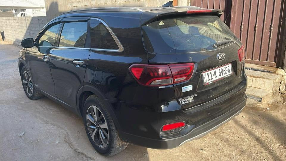 سورنتو 7 راكب 6 سلندر 
موديل 2019 رقم بغداد باسمي 
لون اسود وارد امريكي 
حادثها جااملغ فقط بدون دواخل مبين بلسونار 
مكينة كير مكفولات 
تبريد خير من الله 
سعرها 190$ بيها مجال قليل 
سيارة نضيفة بمعه الكلمة من كشر من دواخل من كير مكينة 
متوفر فقط واتساب 
***********
