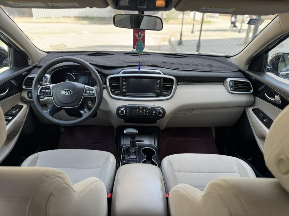 سورنتو موديل 2019وارد امريكي حادثه دور جاملق خلفي وباب فقط بدون دواخل وبدون رباك وباقي سياره كفاله من ضربه وتبديل وصبق سعره 164وبيه مجال رقم هاتف ***********موصفات سياره شاشه كامره خلفيه مثبت سرعه تحكم استيرن رادارات بل مري حساسات ماميه خلفيه داخل بيجي مانع انزلاق 7راكب 3قطع تبريد شاير بل مري حداديه تخم تاير جديدات محرك وكير مكفولات مكان سياره كربلاء مكلف بل نشر
