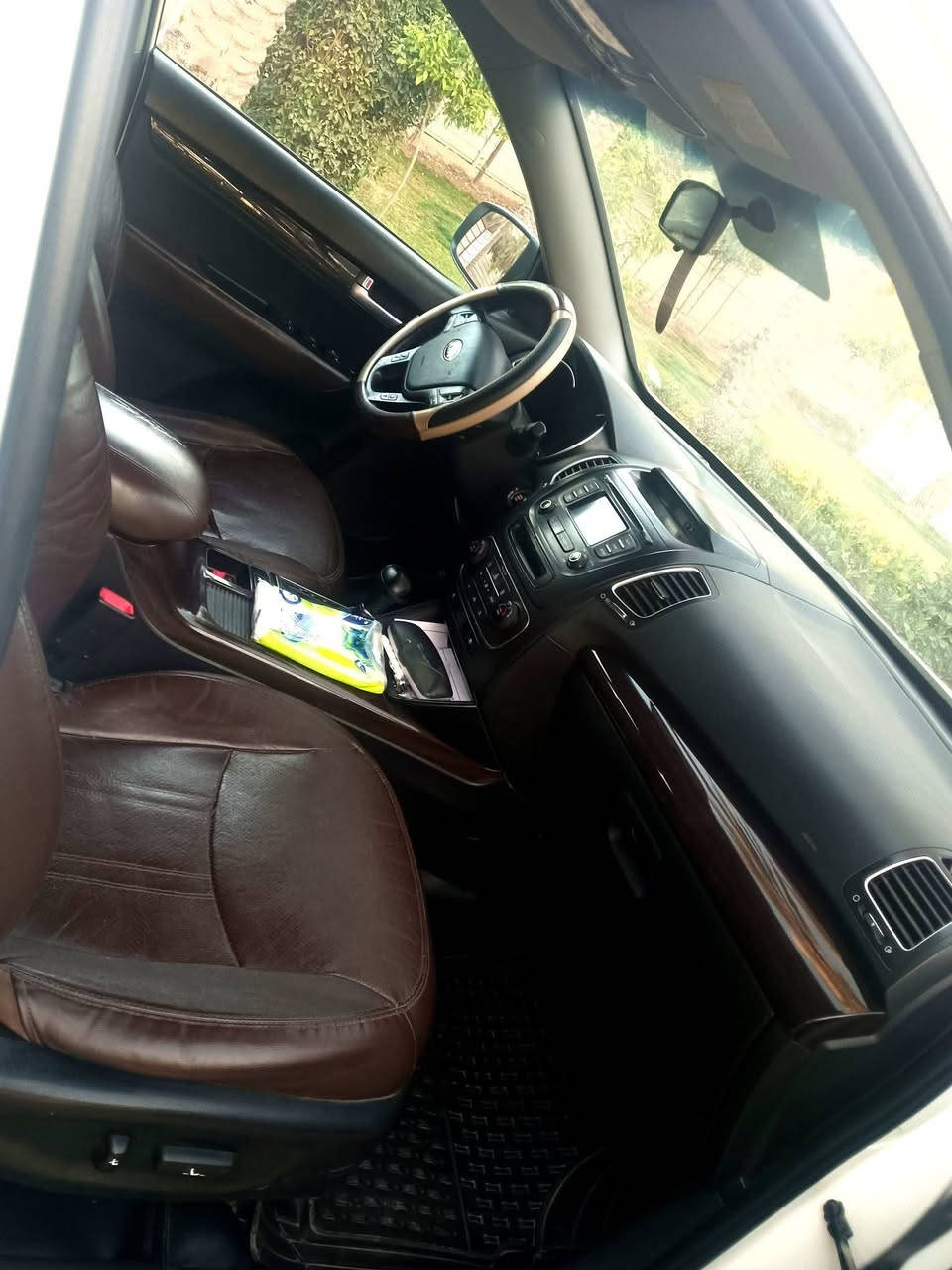 سورنتو للبيع مستعجله علا بيعها لان ماخذه سياره ثاني 2014 محدثه2015 فول مواصفات السياره بسمي رايدته ب 70بي مجال مكاني بغداد الحريه ***********
سياره مكفوله كفاله عامه
