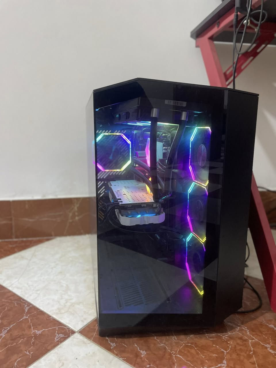 بيسي كامل مكمل عدا الميز
استخدام اقل الشهر وية البيسي هيدسيت هايبر كلاود ٢ وماوي لوجتك  gpro superlight 2 
ومايك فايفاين

مواصفات البيسي

•⁠  ⁠Processor: AMD Ryzen™️ 7 7800X3D Desktop Processor Try | SKU: 107945

•⁠Gpu: Nvidia Galax 2070s

•⁠Monitor: ZOWIE XL2546 TN 240Hz DyAc™ 24.5 inch

•⁠  ⁠Motherboard: Gigabyte B850 GAMING WIFI6, Motherboard | SKU: 109070

•⁠  ⁠Memory: TEAMGROUP T-Force Delta RGB DDR5 Ram 32GB (2x16GB) 6000MHz CL38 - White | SKU: 107670

•⁠  ⁠Storage A: WD Blue SN5100 1TB , 7100MB/s M.2 NVME , PCIe 4.0 | SKU: 109594

•⁠  ⁠Cooling System: Thermalright Aqua Elite 360 V6 Liquid CPU Cooler - Black | SKU: 109930

•⁠  ⁠Case: Xigmatek Aqua V Mid Tower Case - Black | SKU: 109880

•⁠  ⁠Operating System : Windows 11 Pro Original License Key | SKU: 107819


**إذا كنت صاحب هذا الإعلان وتريد حذفه لأي سبب، رجاءا أرسل رسالة إلى الدعم الفني**