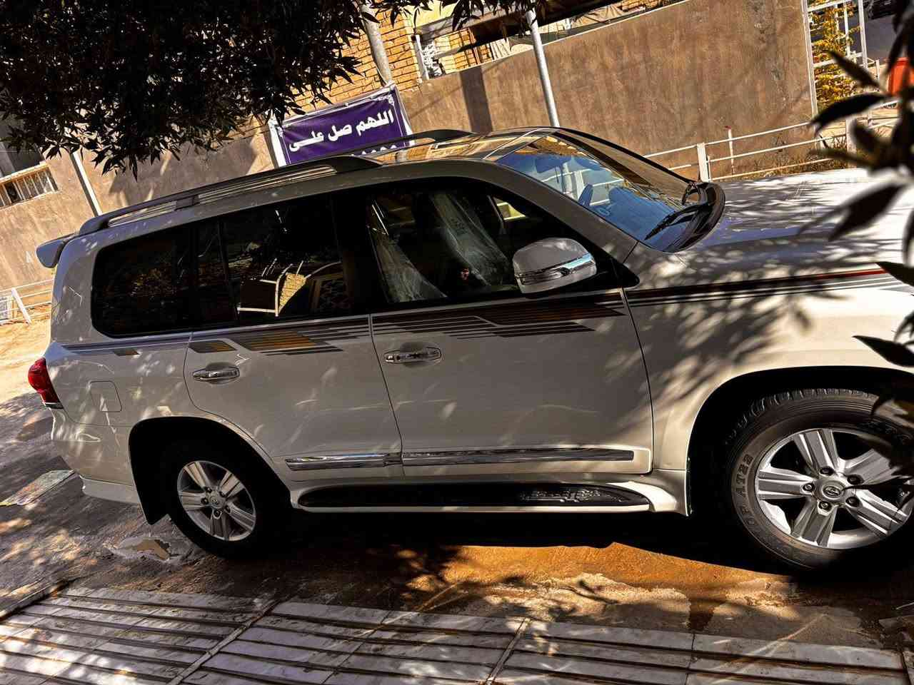 لاندكروز موديل2012 بريم اصل
كفاله عامه من الدعاميه للدعاميه 
محرك 6 سلندر شرط الفحص
ماشيه 144 رقم بغداد دولي
جاهزه محرك كير حدايه تخم تاير 
سياره جديده بمعنى الكلمه 
عنوان بابل تلفون*********** سعر 385
