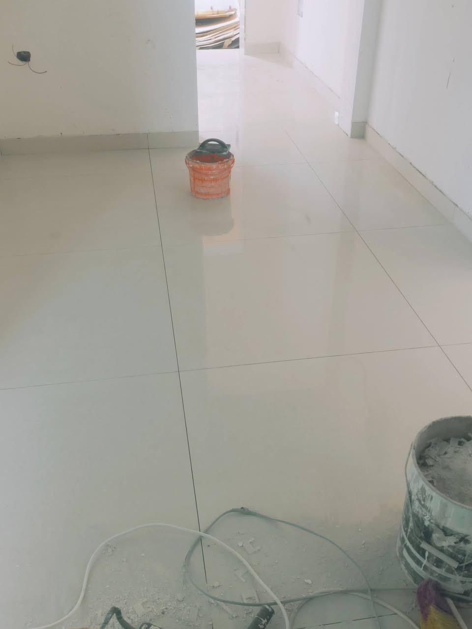 الحمد الله شغلي بورسلين ***********بي وات ساب
