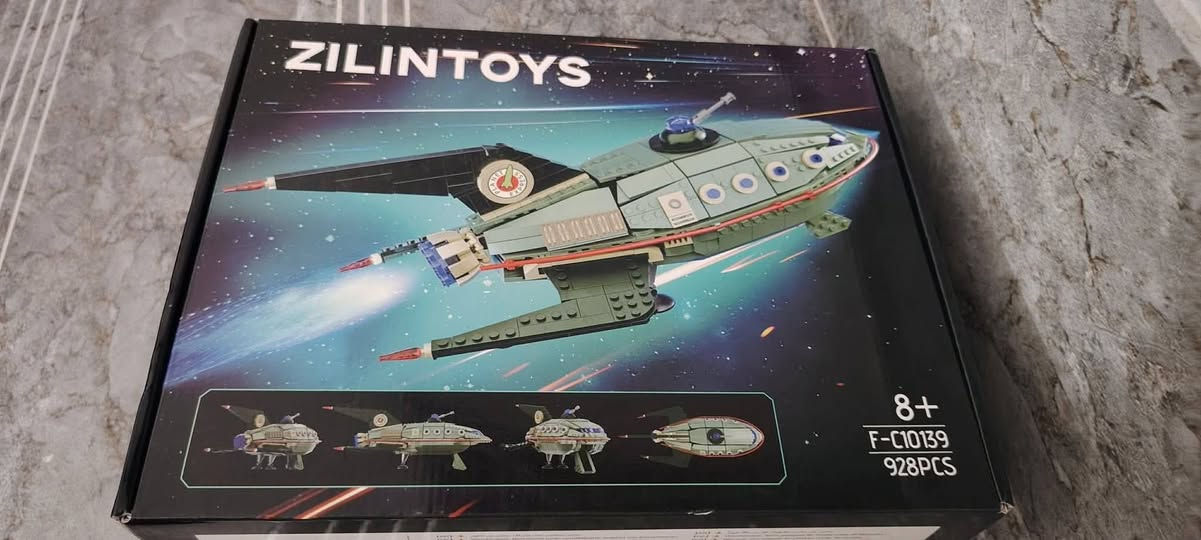 هذه مجموعة بناء Zilintoys المستوحاة من سفينة Planet Express من مسلسل Futurama.
السعر ١٥ الف
تحتوي المجموعة على 928 قطعة وهي مصممة للأعمار من 8 سنوات فما فوق.
تتميز السفينة بهيكل أخضر بتفاصيل صفراء وحمراء،


**إذا كنت صاحب هذا الإعلان وتريد حذفه لأي سبب، رجاءا أرسل رسالة إلى الدعم الفني**