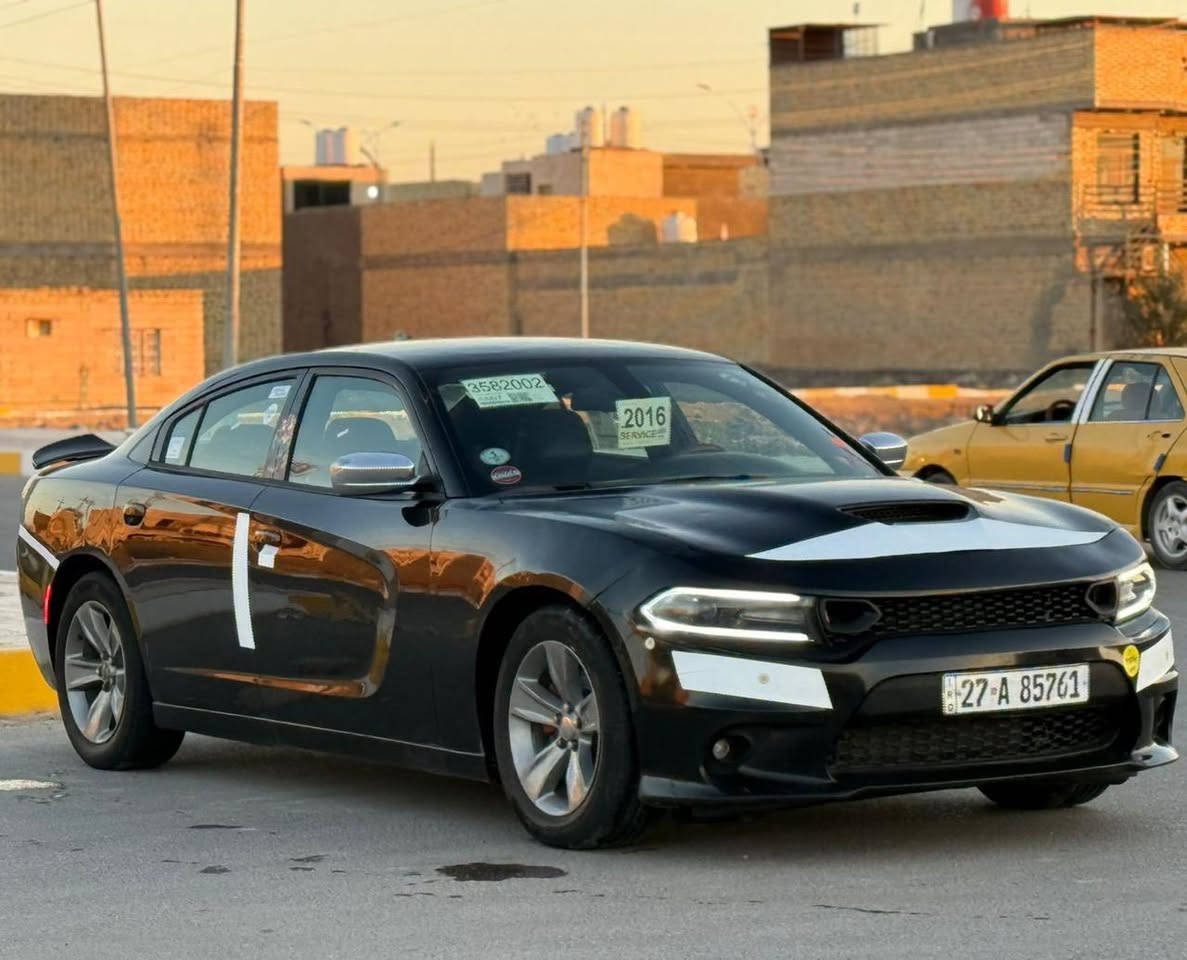 للبيع چارجر 2016 اصل باسمي رقم ذي قار تحويل مشروع وطني وارد أمريكي ضرر بنيد فقط بدون ايرباك والباقي مكفوله كفاله عامه ضربه وصبغ وتبديل بدون ضرر داخلي مواصفات SXT معروفه مواصفاته السياره جديده وجاهزه للخير كير محرك حداديه توه شاديه تخم تاير جديد منضومه زنون جديده السياره مانقصها ألف مكاني ناصريه سعر 178 وبيه مجال بسيط الاستفسار *********** 
***********
