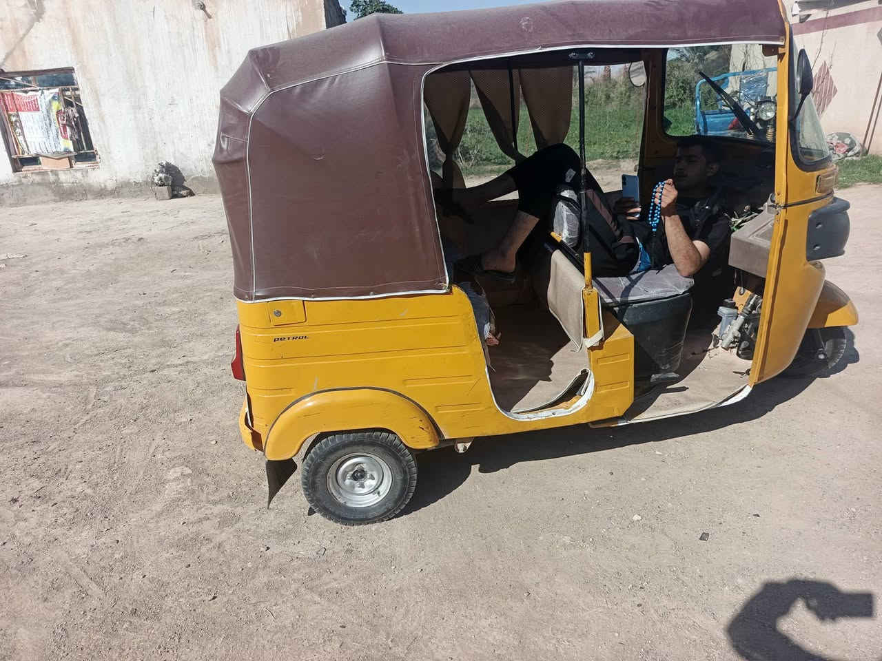 سلام عليكم تكتك 20شهر١١رقم واسط الوحه نكليزي  السعر‏‪+9647823547754‬‏
