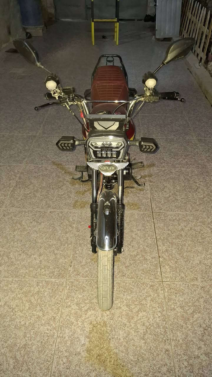 السلام عليكم دراجه للبيع موديل ٢٥
كامله بلاديه منفيس سويجات بصمات ٢
عل وضع الشركه مناقصها شي بس اشاره وحده واكفه 
سعر ٧٨٠بيها مجال شي بسيط


**إذا كنت صاحب هذا الإعلان وتريد حذفه لأي سبب، رجاءا أرسل رسالة إلى الدعم الفني**