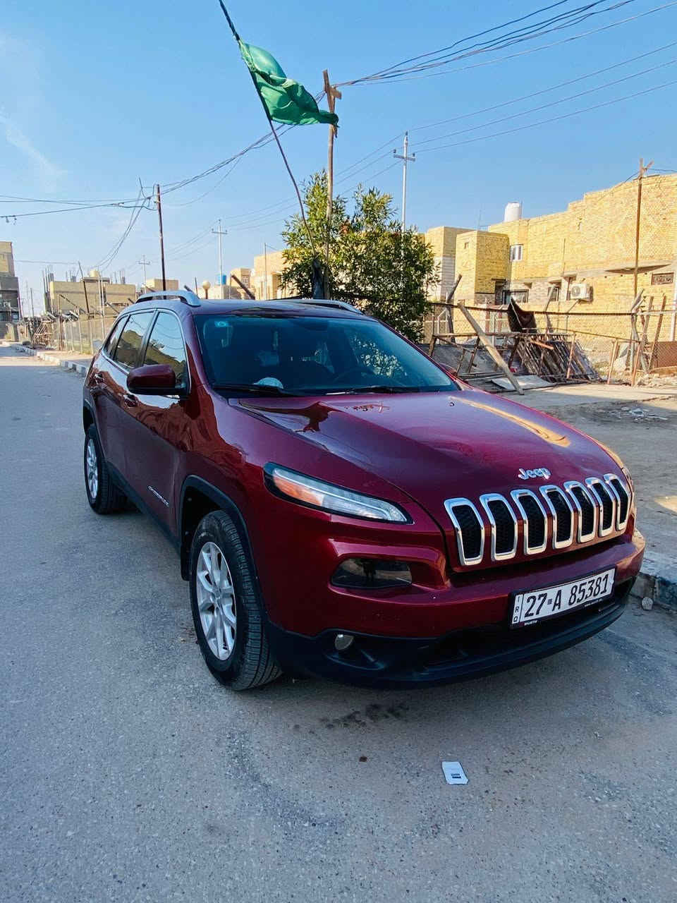 اسم_السيارة : جيب شيروكي بزون
#الفئة : Latitude 
#الموديل:2017
#الضرر / حسب الصور بدون اي تبديل
كير محرك تبريد حماوة كلها كفالة 
#النواقص / اذان محرك السفليه فقط
والبدي بي بارد وتكحيلات قليله
#الــمــواصــفـــات :-
{1} محرك 6 سلندر 3200
{2} تشغيل عن بعد 
{3} كاميرا دواره ستيرن
{4} شاشه حجم كبير
{5} بانوراما 
{6} لايت زنون + كشاف+ حاجب زنون
{7} بصمة تشغيل وبصمة ابواب
{8} منافذ USB امامي خلفي
{9} سستم صوت متكامل
{10} تحكم سترين جهتين
{11} نضام ABS مانع انزلاق
{12} كشن السائق كهرباء
{13} اشاير بالمري
{14} تبريد امامي خلفي 
{15} جنطة كهرباء شفط
{16} فور ويل
{17} رادار جانبي (نقطة عمياء)
{18} عداد المسافة 111 ميل
{19} انارة ترحيب عند الاقتراب من السيارة او فتح الباب

السعر 123 بيها مجال قليل 
للتواصل ***********
مكانها الناصريه المركز
