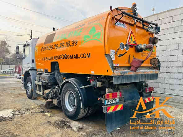 🔸 شركة أرض أكــاديـا 

• مكنسة مرسيدس (شافطة ) ( مكنسة شارع )
• وارد : المانيا 
• المواصفات : كنس  جهتين + وسط ، شفط يمين يسار خلفي فاكيوم  ، كامرة  ، مرشات ماء ،  
• الحالة :  نظيف جداً مباشرتاً الى العمل 
• الموقع : بغداد النهضة شارع الظلال 
• للتواصل : ***********
