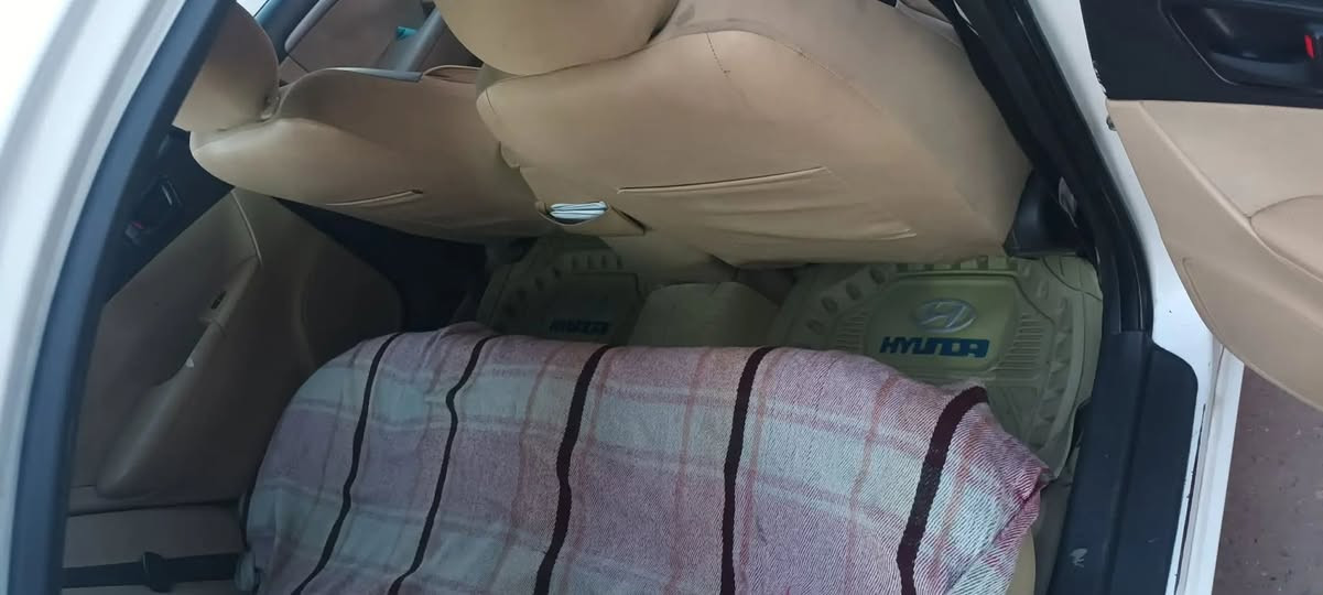 سوناتا امريكي موديل ٢٠٠٩بيهة قطعتين صبغ واسط  *********** السعر ١١٠ من طرف نورهان المندوبة
