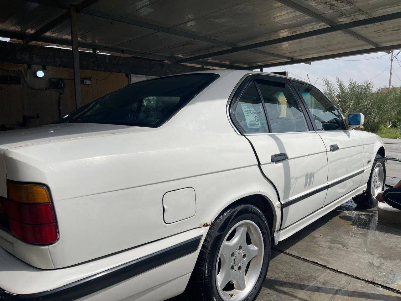 سلام عليكم بي ام دبليو 525 رقم مميز سياره مرتبه تايرات جدد صدر جديد موديل 89 السياره رقم بغداد 50002
سعر 85 وبي مجال للطيبين  رقم ***********
