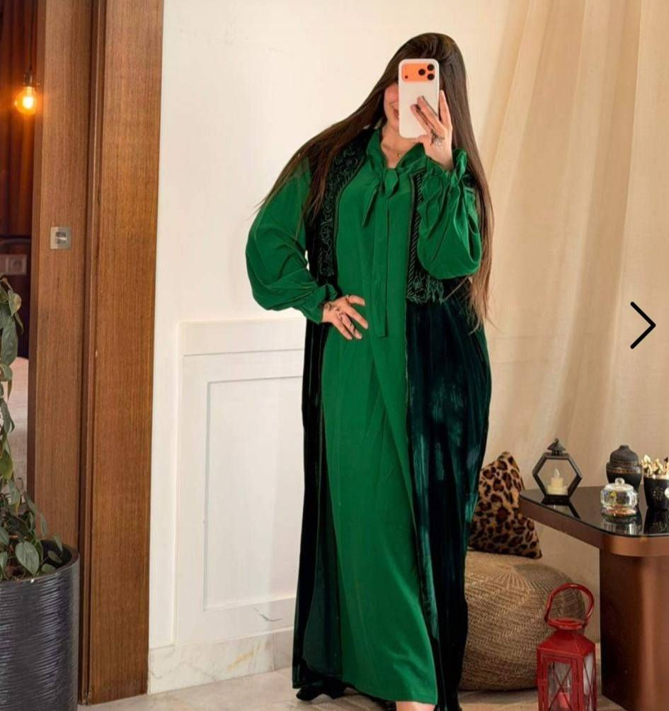 Caftan plus kimono très chic 
Disponible M L Xl  🫶 ♥️


**إذا كنت صاحب هذا الإعلان وتريد حذفه لأي سبب، رجاءا أرسل رسالة إلى الدعم الفني**