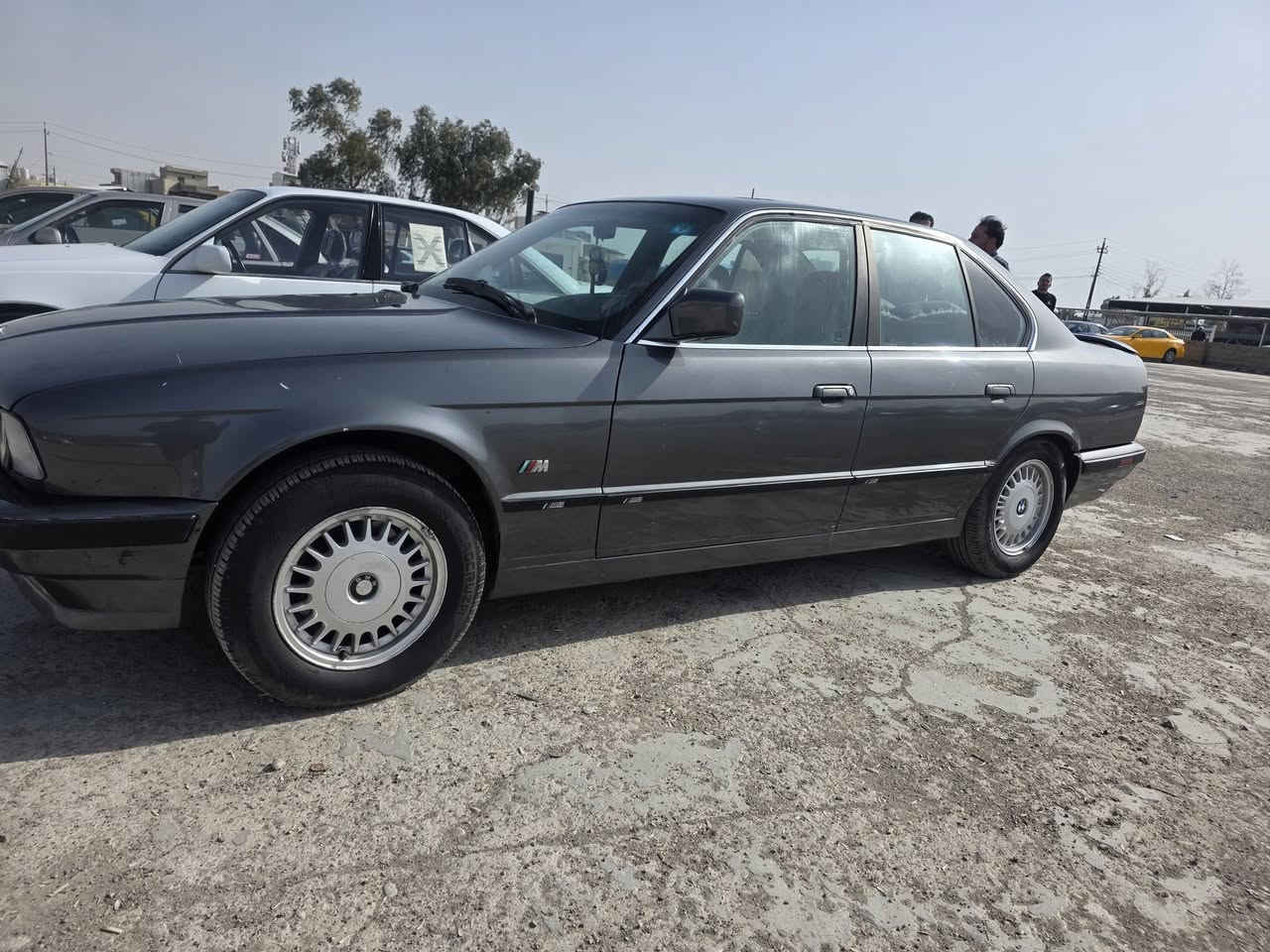 سلامو عليكم بي ام  ٥٢٥ موديل ٩١ رقم انبار جديد سياره احله من صوره محرك مفتوح شرط كولشي جديد بل سياره لايتات جديد عدسه ماتريكس فول بشرط تحويل وكالا سياره كير بي عيب بس يمشي مابي كول عيب ترايك وين ما تريت  دفتر بانزين متقدم بس باقي عل استلام سعر ٤٥ بي مجال


**إذا كنت صاحب هذا الإعلان وتريد حذفه لأي سبب، رجاءا أرسل رسالة إلى الدعم الفني**