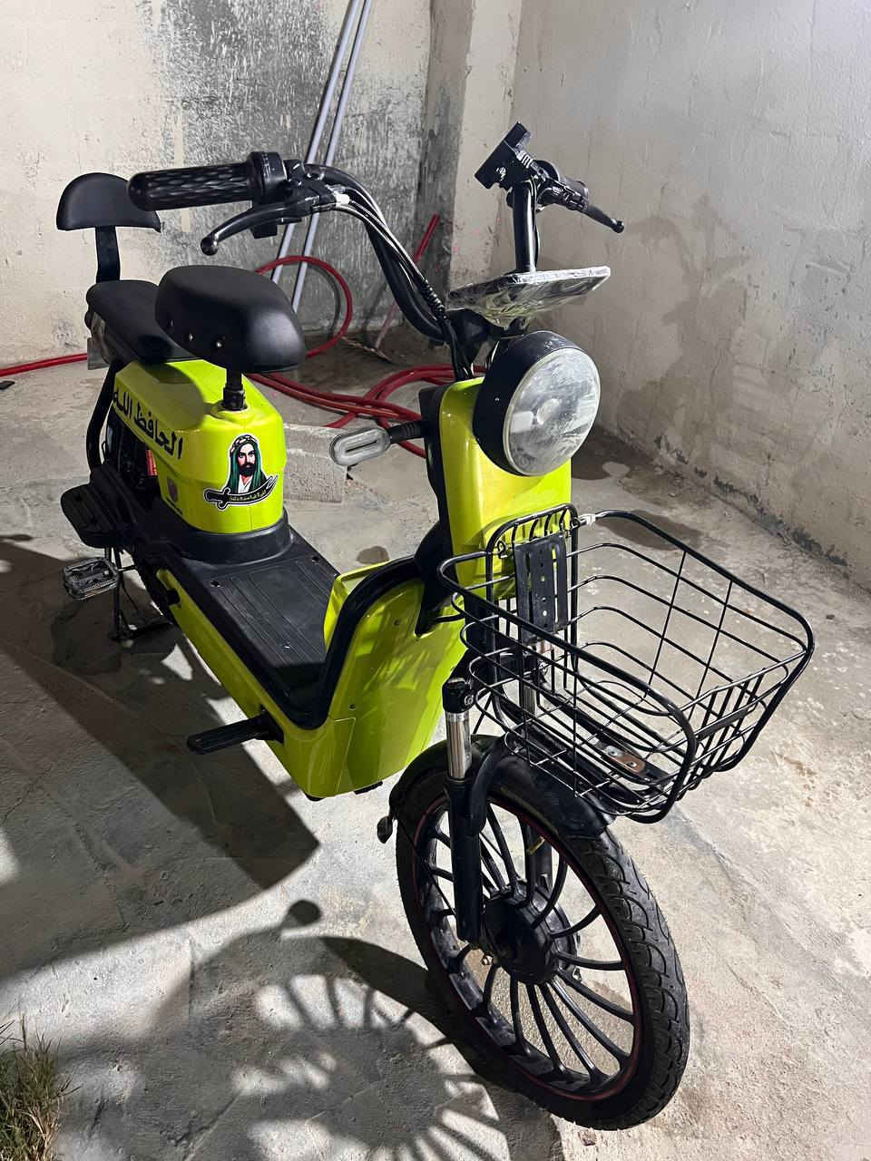 السلام عليكم 
دراجة شحن حجم 20 
بدون باتريات 
السعر 200 وبيها مجال بسيط للشراي
مكاني البصرة سفوان 
واتساب ، اتصال ***********
