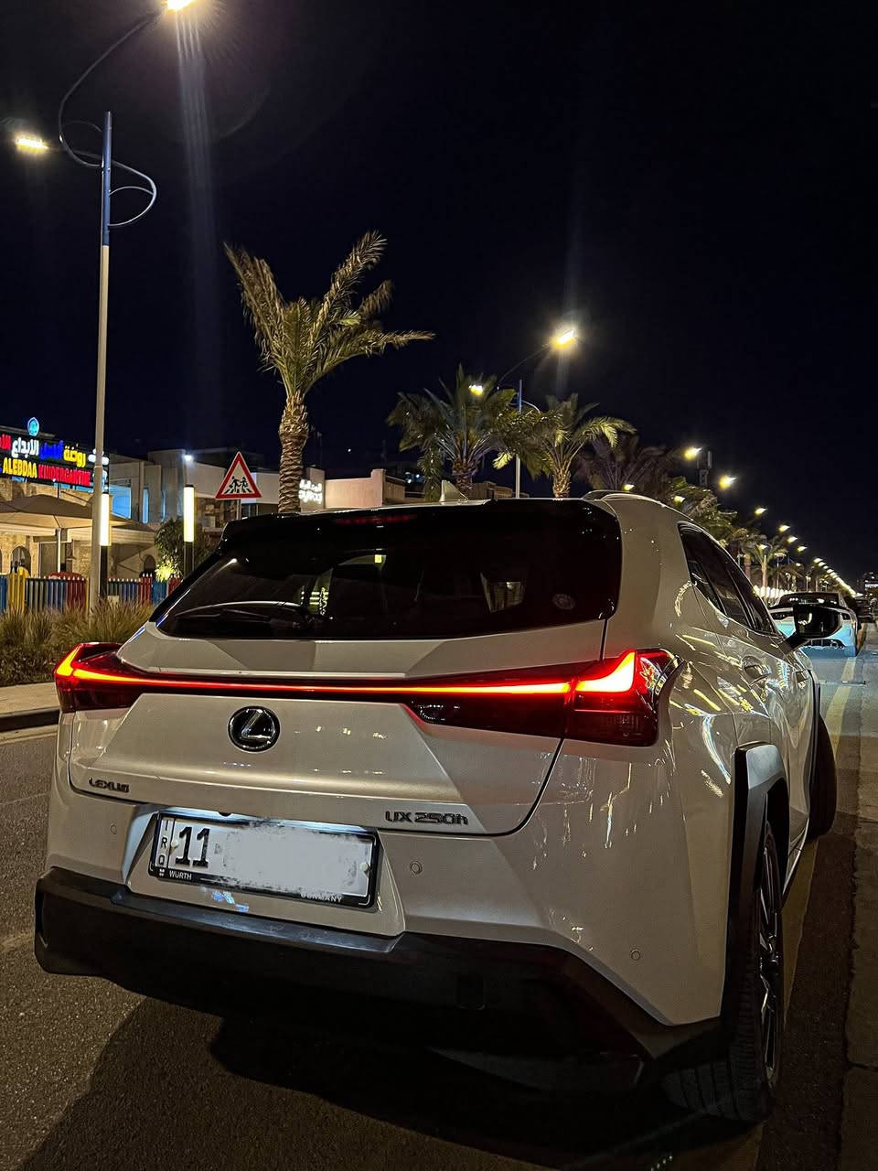 LEXUS UX250h 2024
لكزس 2024 هايبرد 
(حادثها خلفي بسيط بدون ايرباك) 
(قطعة وحدة صبغ) 
‏المحرك:  2000 هايبرد
مرقم بغداد سيارة راقية وكلشي بالك بيها عزم وسرعة ومتانة 💯

‌‎
🔵مواصفات السيارة  : 

🔵 بصمة ابواب 

🔵 بصمة ذكية 

🔵 شاشة كبيرة 

🔵 فتحة سقف سلايد

🔵 داتا شو تعرض العداد ع جامة الامامي

🔵 كشنات جلد + كهرباء 

🔵 رادار أمامي و خلفي و مانع تصادم

🔵 تحديد مسرب وتصحيح مسار الي

🔵 مفتاح ذكي ريموت +  فتح الصندوق الخلفي  

🔵 قفل تلقائي عند مغادرة السيارة.

🔵 صندوق خلفي كهربائي 

🔵 نظام cruise لتثبيت السرعة إلكتروني. متفاعل مع الرادار 

🔵 نظام حماية من السرقة.

🔵 ثلاثة أنظمة قيادة ( Econ – Sport – EV ).

🔵 أضوية لمس LED ( اتوماتيك )

🔵 حساسات إضاءة LED AUTO 

🔵 حساسات امامي + خلفي 

🔵 نظام ابل كار واندرويد 

🔵 نظام تنبية السائق Driver alert 

🔵 شحن وايرلس 

السعر : 250$

للاستفسار : ***********
مكاني بغداد
